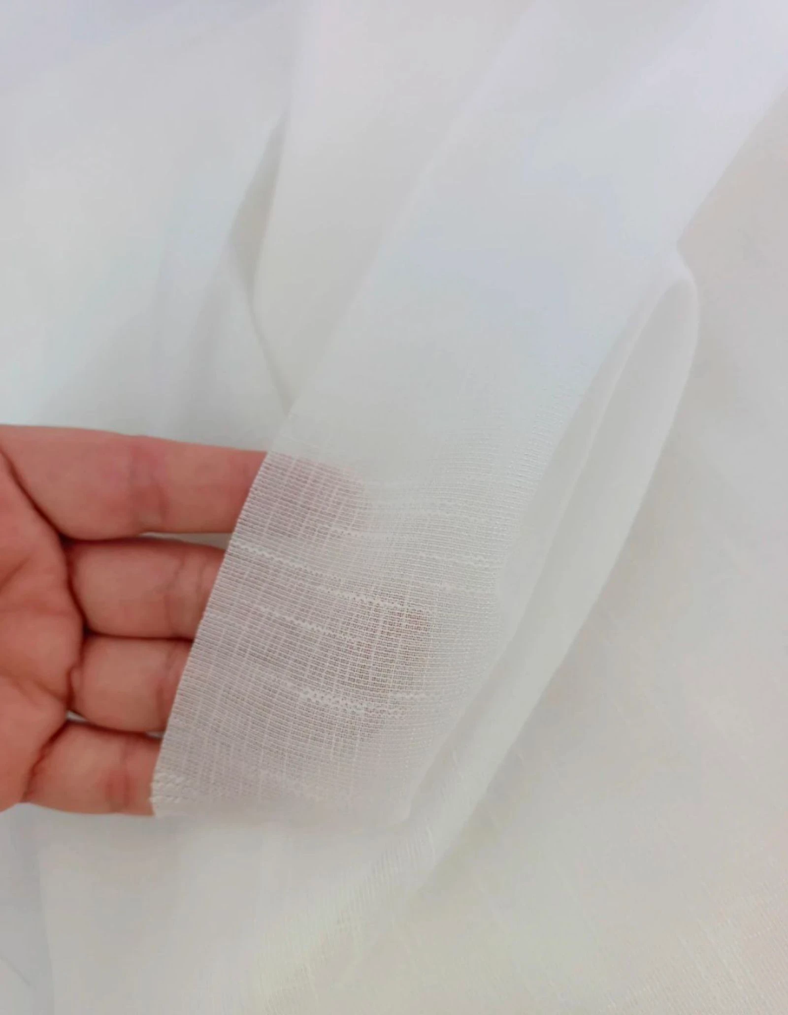 Morceau de tissu de rideaux blanc – photo 4